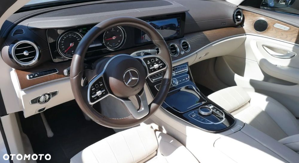 Mercedes-Benz Klasa E 300 de 9G-TRONIC Exclusive - 15