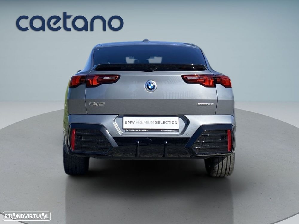 BMW iX2 eDrive20 Pack Desportivo M - 22