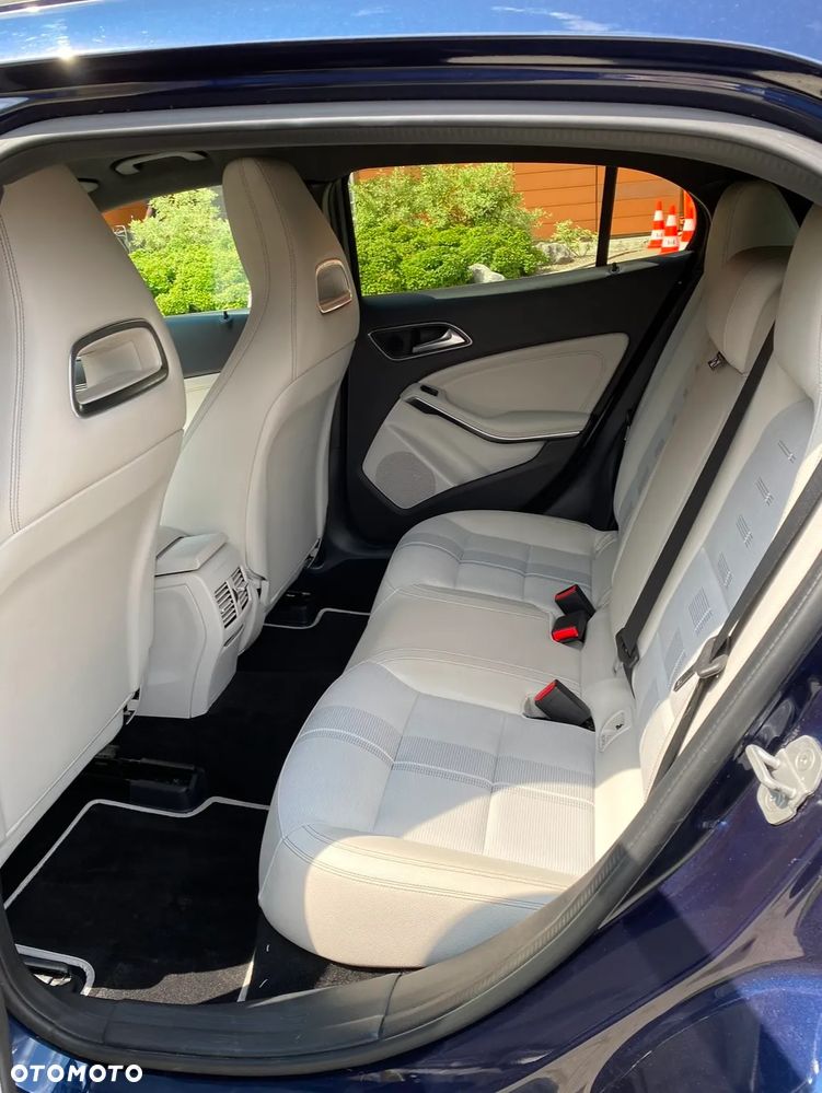 Mercedes-Benz GLA 200 7G-DCT Urban - 7