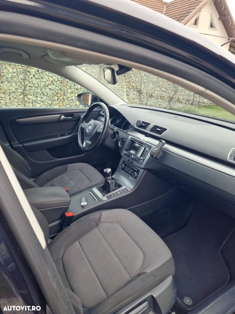 Volkswagen Passat 2.0 TDI BlueMotion Tehnology Comfortline - 12