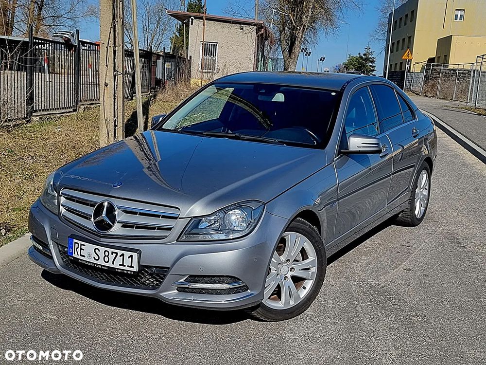 Mercedes-Benz Klasa C 180 CGI BlueEFFICIENCY Avantgarde - 9