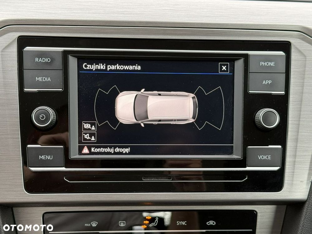 Volkswagen Passat - 23