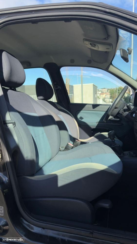 Renault Clio 1.2 16V SE Extreme - 10