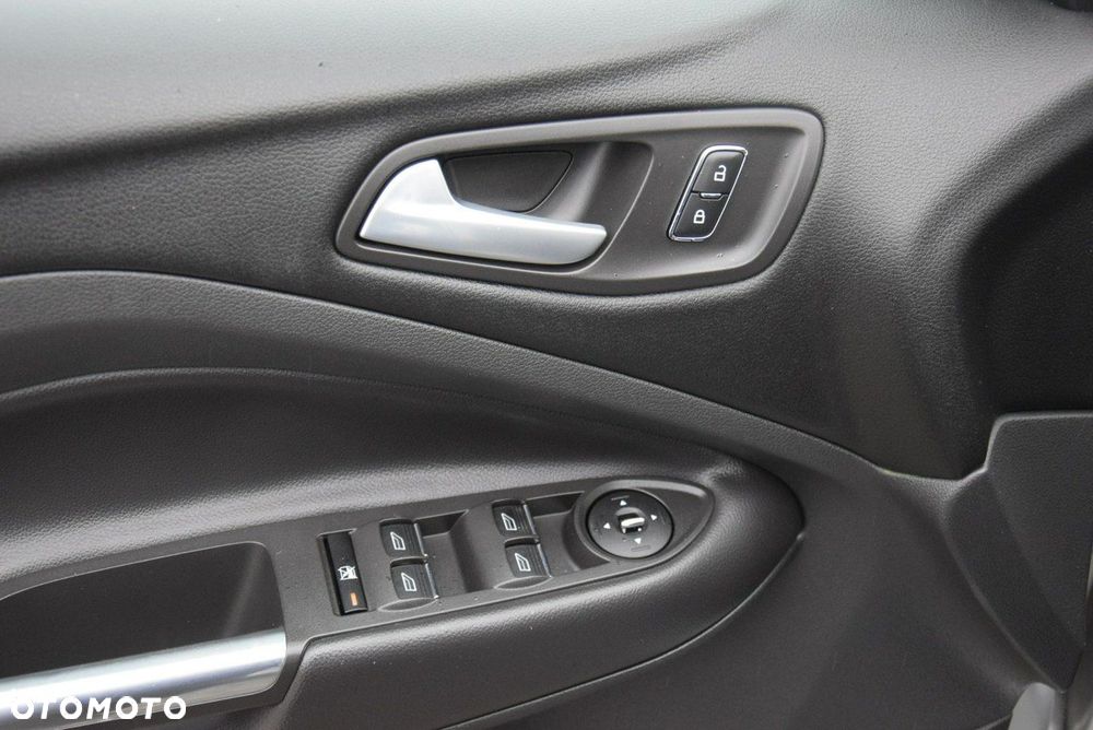 Ford Kuga 2.0 TDCi 2x4 Trend - 24