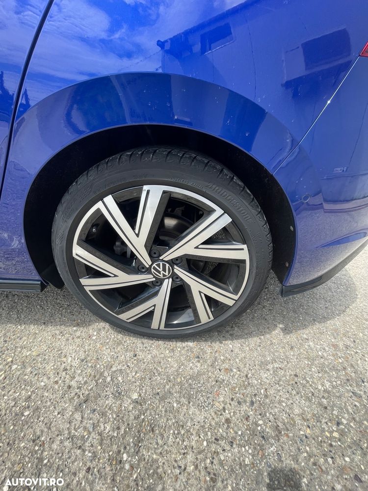 Volkswagen Golf - 8