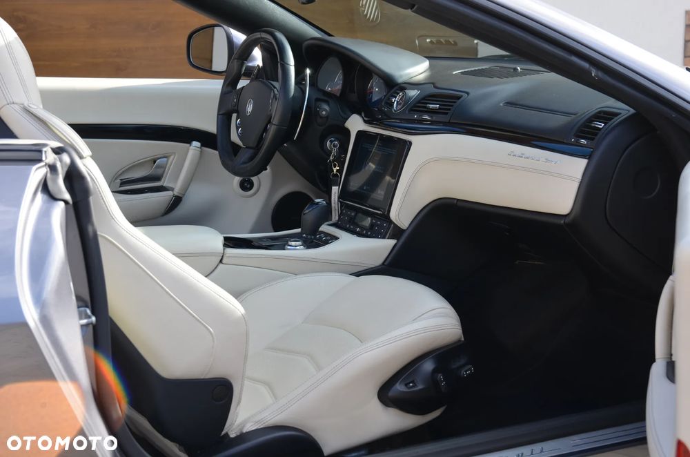 Maserati GranCabrio Sport - 17