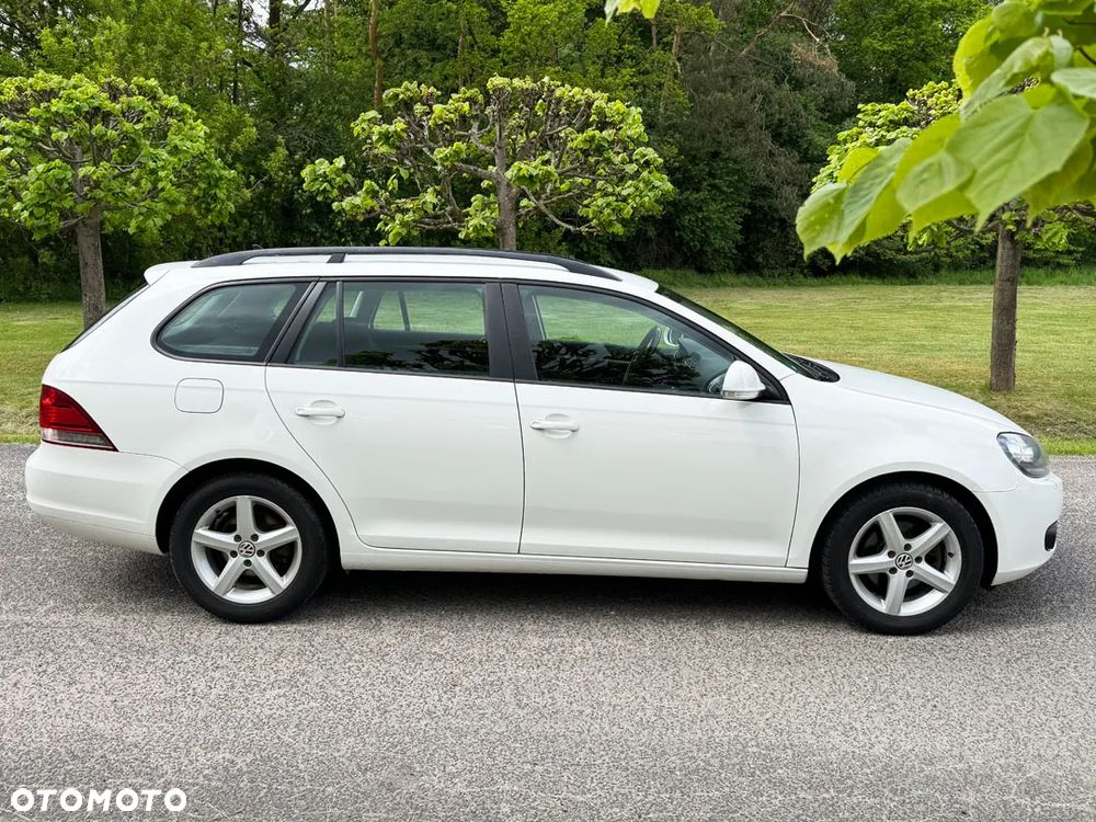 Volkswagen Golf 1.6 TDI DPF BlueMotion - 16