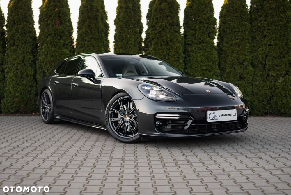 Porsche Panamera - 4