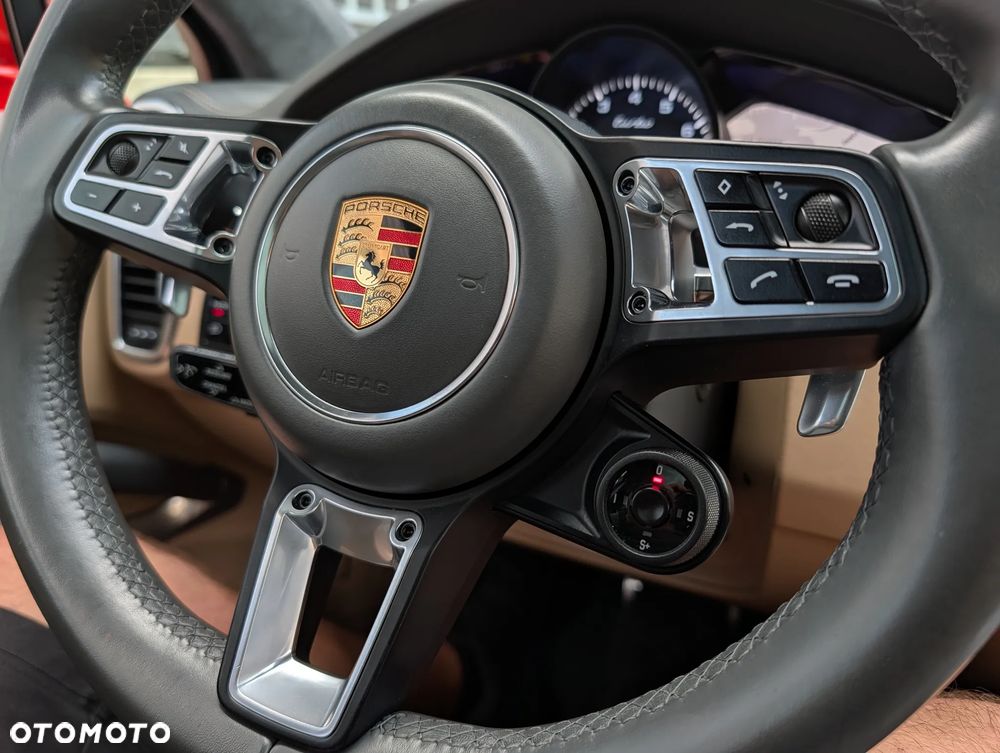 Porsche Cayenne - 18