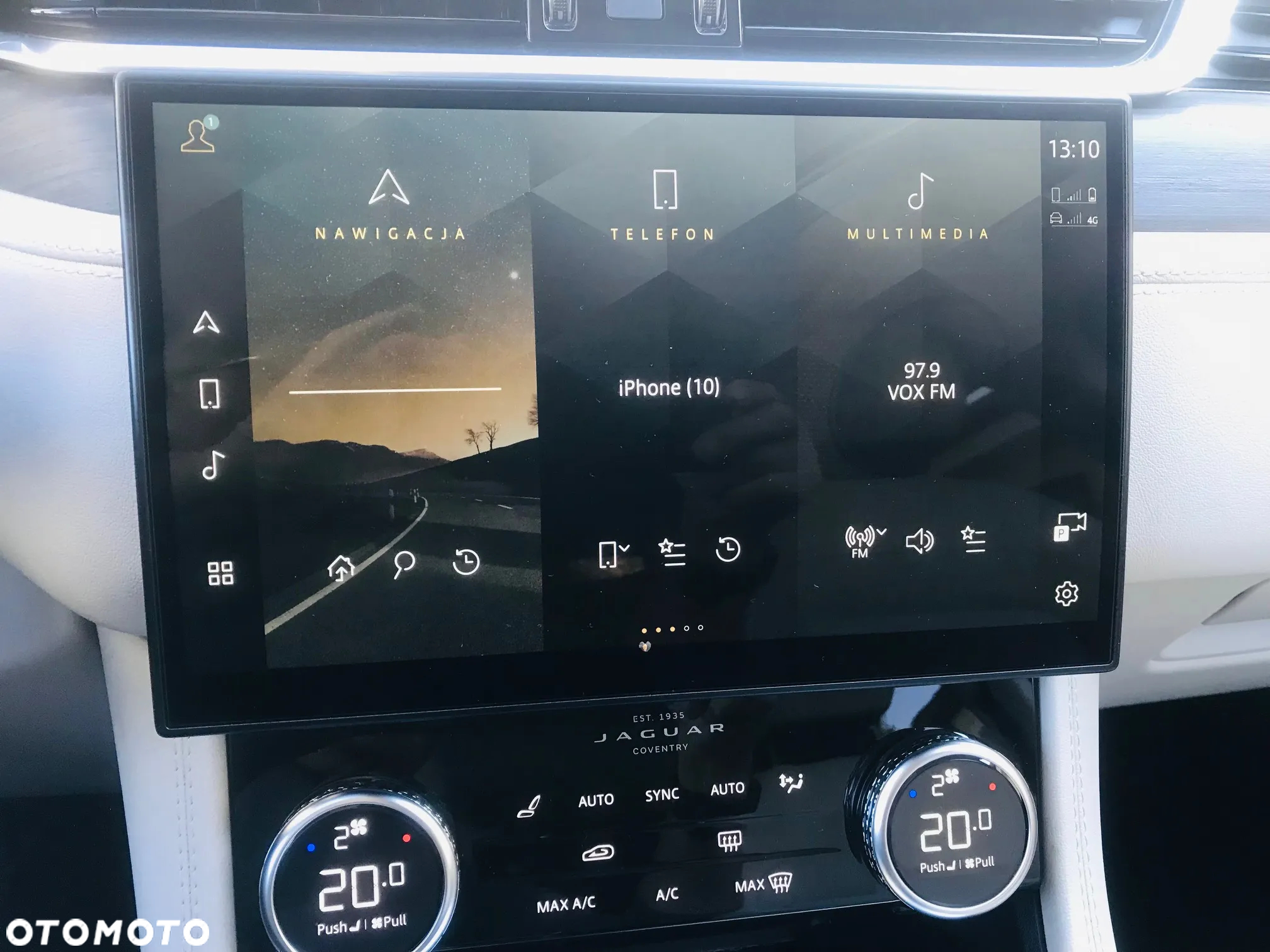 Jaguar F-Pace - 11