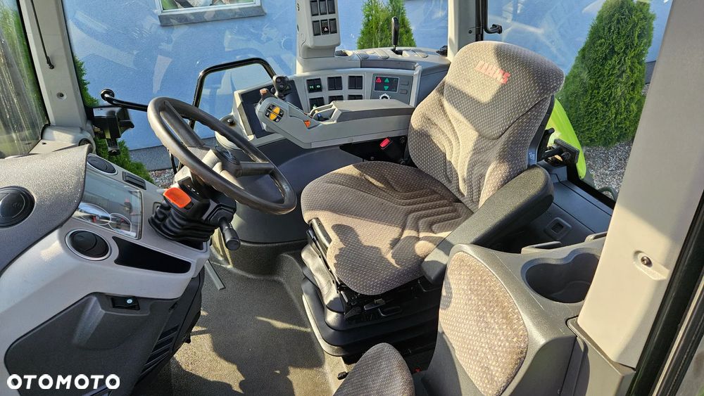 Claas Axion 830 - 2