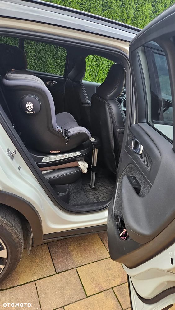 Volvo XC 40 T5 AWD R-Design - 22