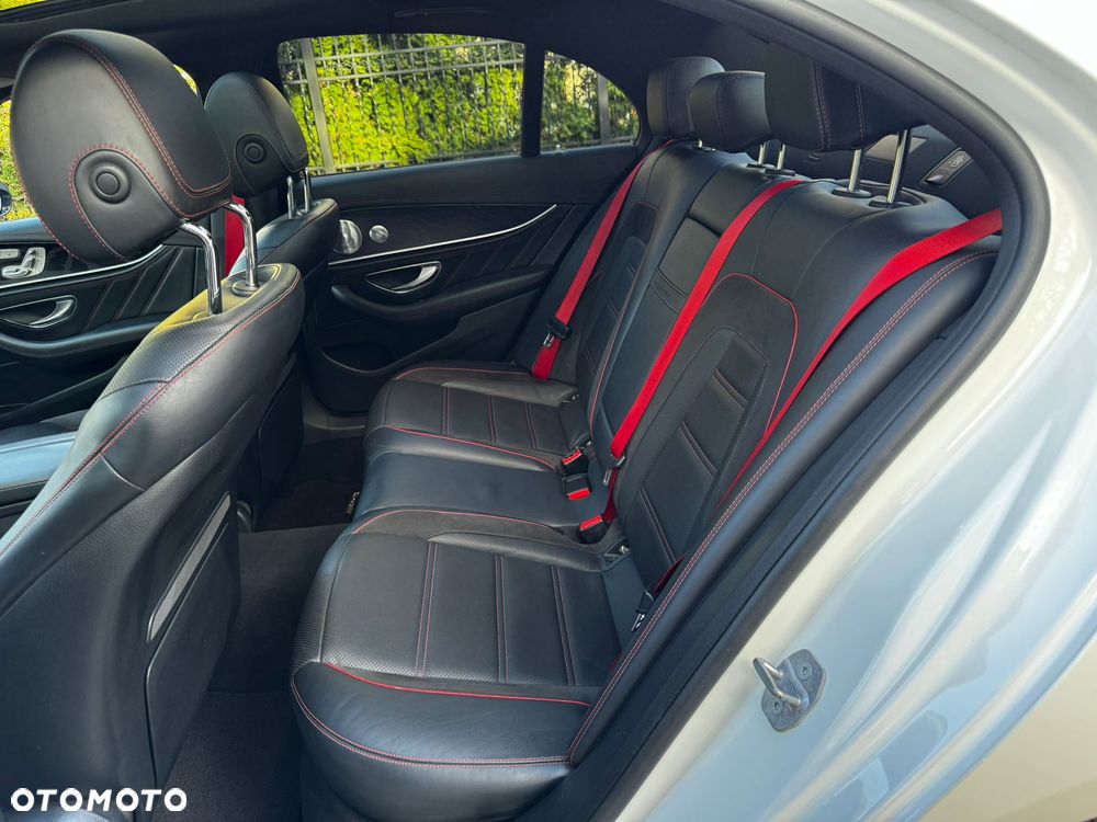 Mercedes-Benz Klasa E 43 AMG 4-Matic - 35