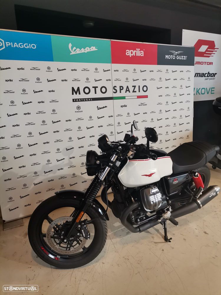 Moto Guzzi V7 STONE TEN - 1