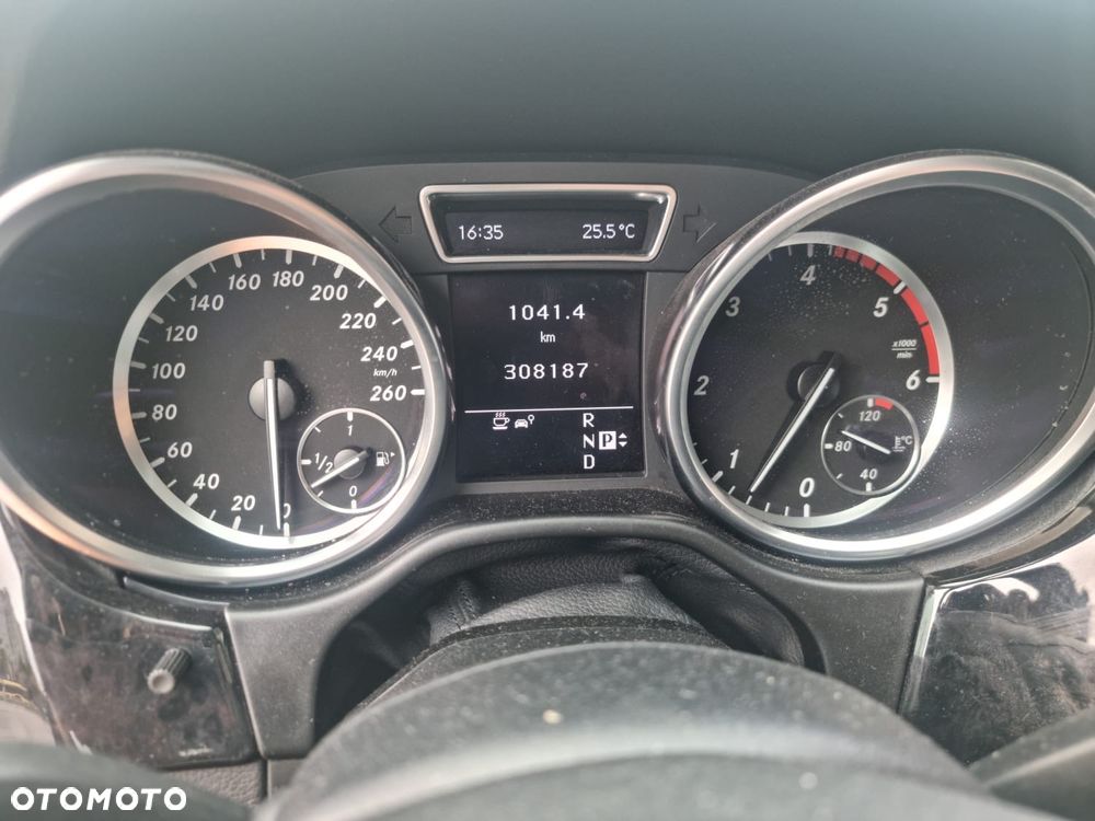 Mercedes-Benz ML 350 BlueTEC 4MATIC 7G-TRONIC - 23