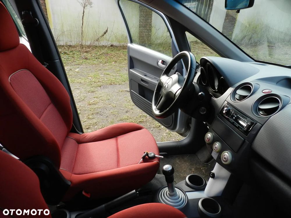 Mitsubishi Colt - 12