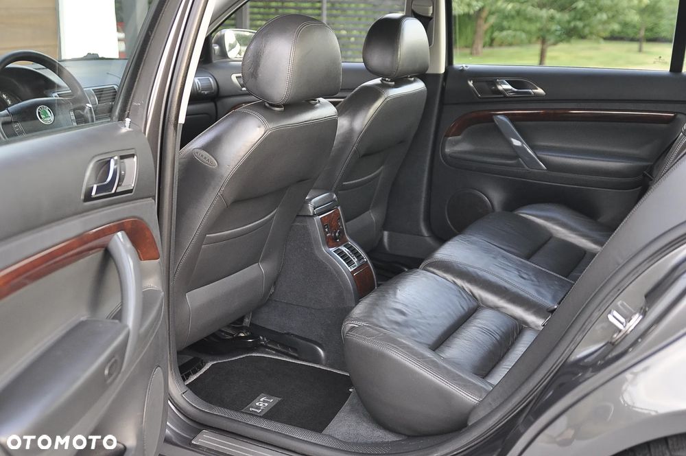 Skoda Superb 1.8 Turbo Elegance - 35