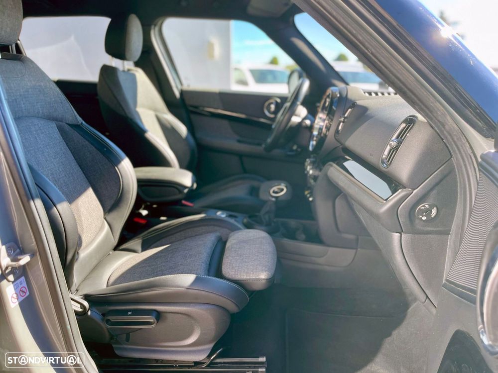 MINI Countryman Cooper SE ALL4 Auto - 28