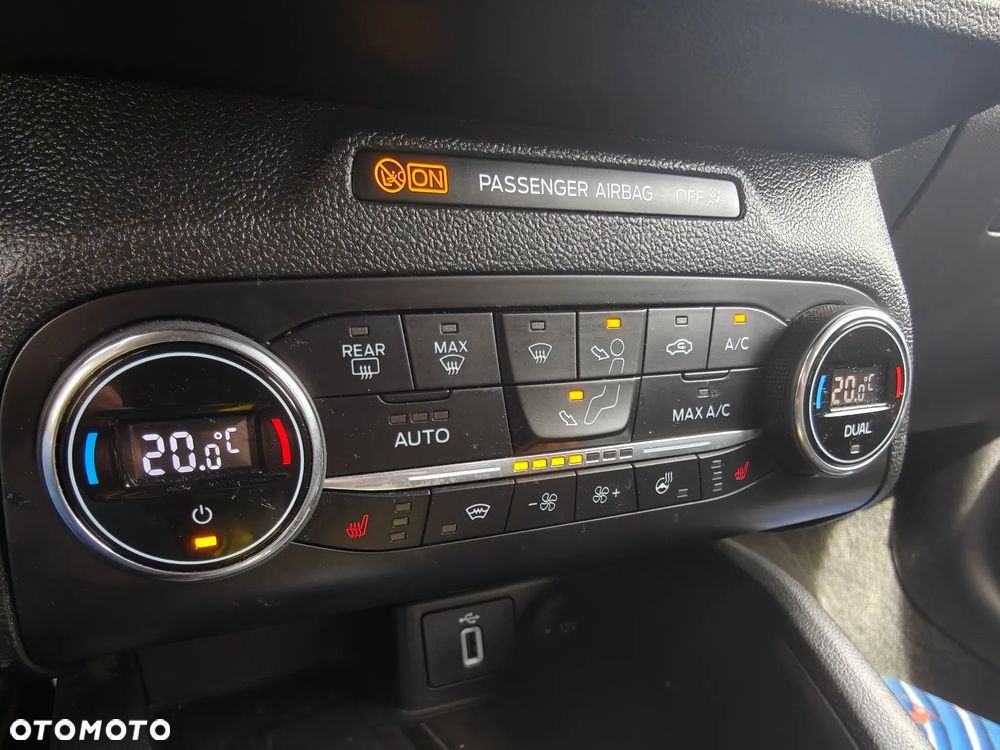 Ford Focus 1.5 EcoBlue Start-Stopp-System ST-LINE DESIGN - 23