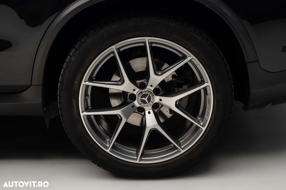 Mercedes-Benz GLC Coupe 300 4MATIC MHEV - 15