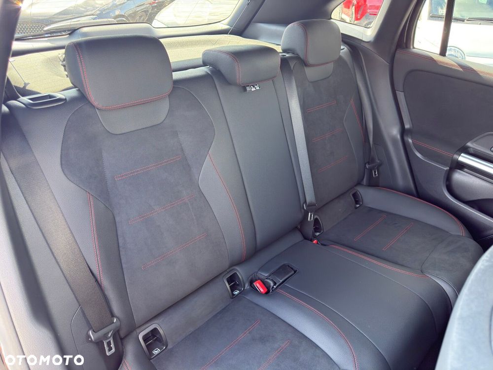 Mercedes-Benz GLA 220 mHEV 4-Matic AMG Line 8G-DCT - 32