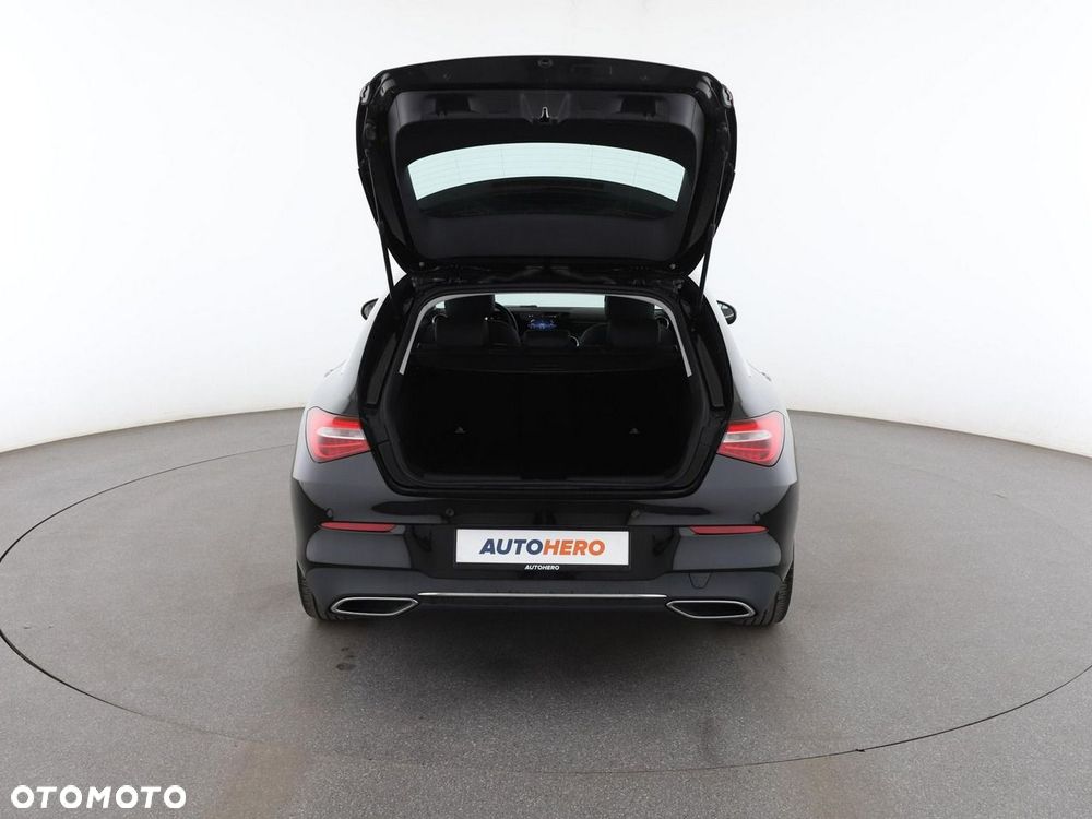 Mercedes-Benz CLA 200 d Progressive 8G-DCT - 20