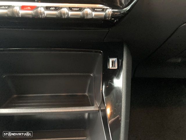 Peugeot 208 1.2 PureTech Allure - 23