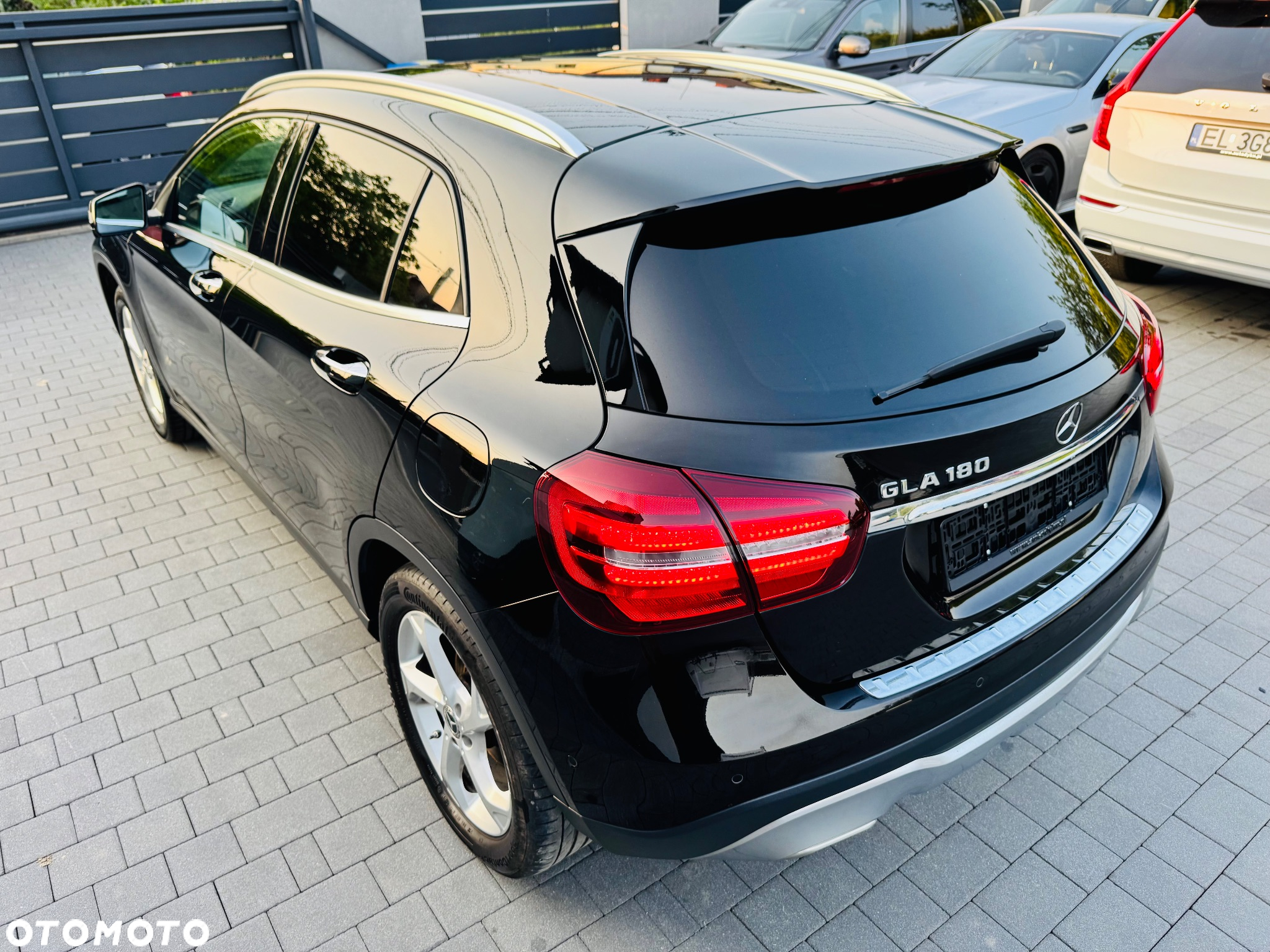 Mercedes-Benz GLA 180 7G-DCT UrbanStyle Edition - 14