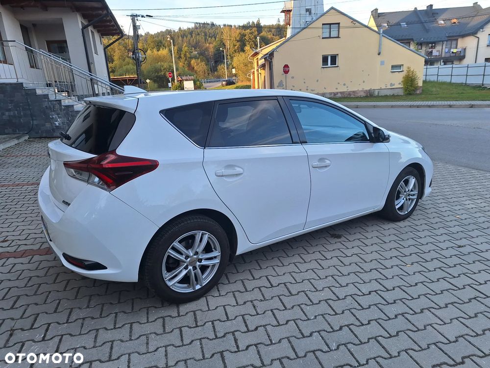 Toyota Auris - 22
