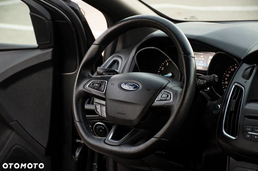Ford Focus 1.5 EcoBoost ST-Line - 31