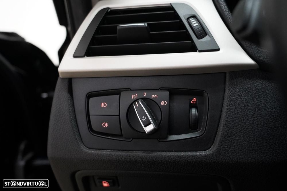 BMW 330 e iPerformance - 17