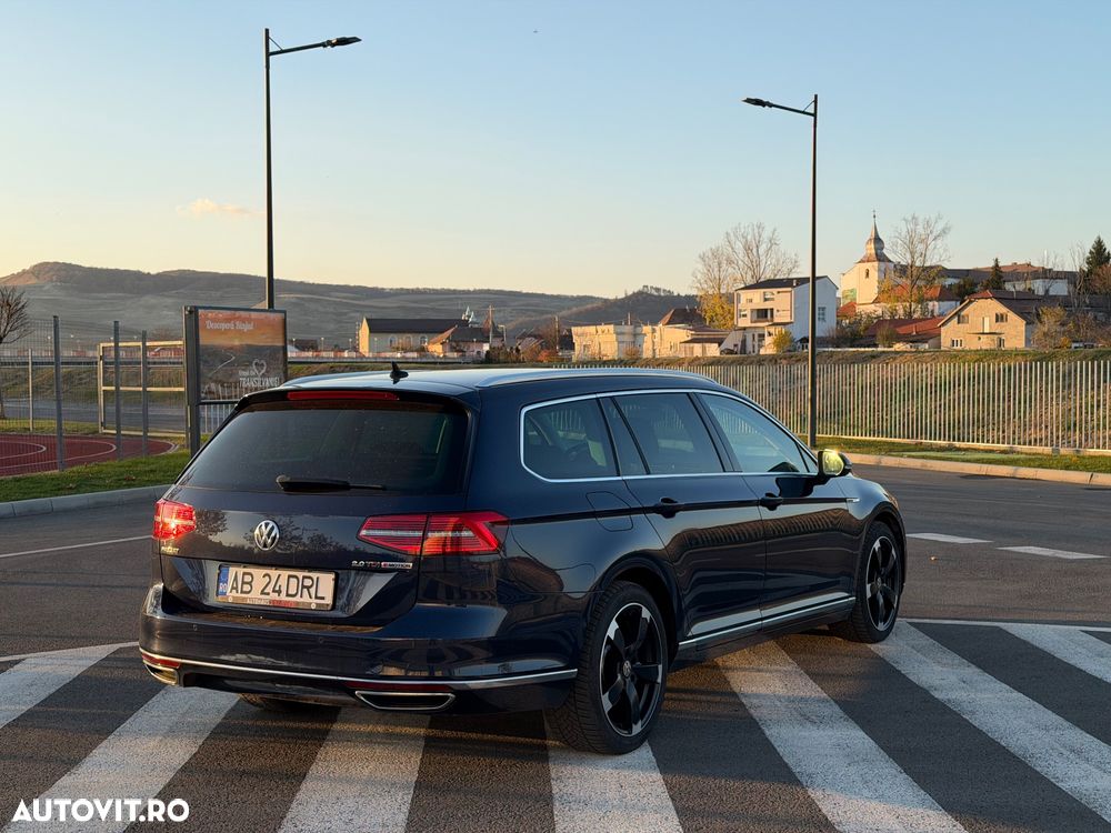 Volkswagen Passat Variant 2.0 TDI SCR 4Motion DSG Highline - 4