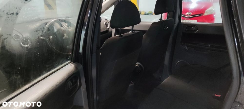 Mitsubishi Colt 1.3 Instyle - 14