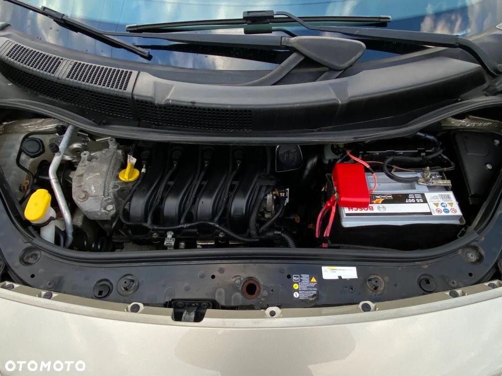Renault Scenic 1.6 16V Expression - 6