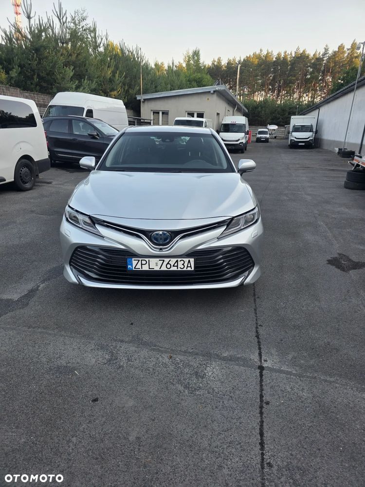 Toyota Camry - 2