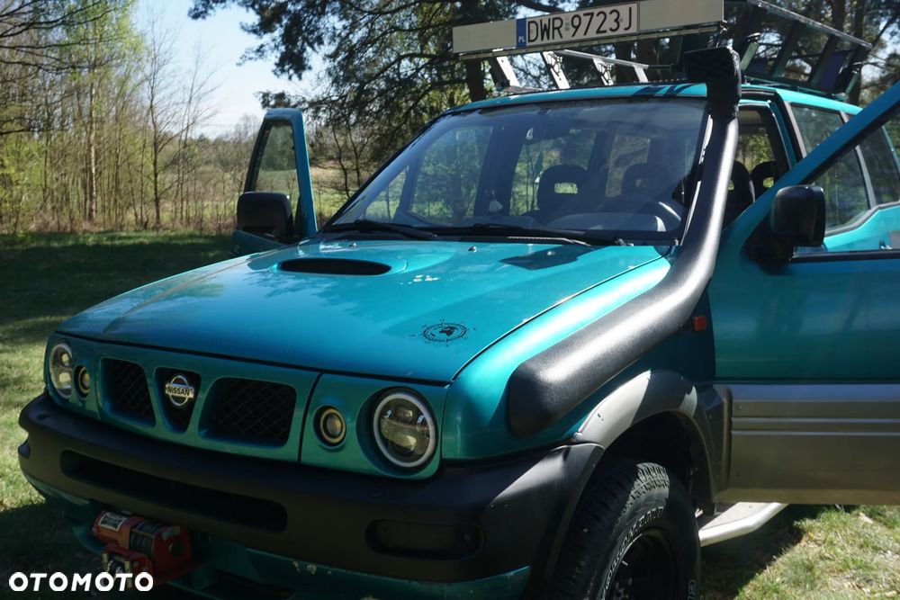 Nissan Terrano 2.4 SR - 2