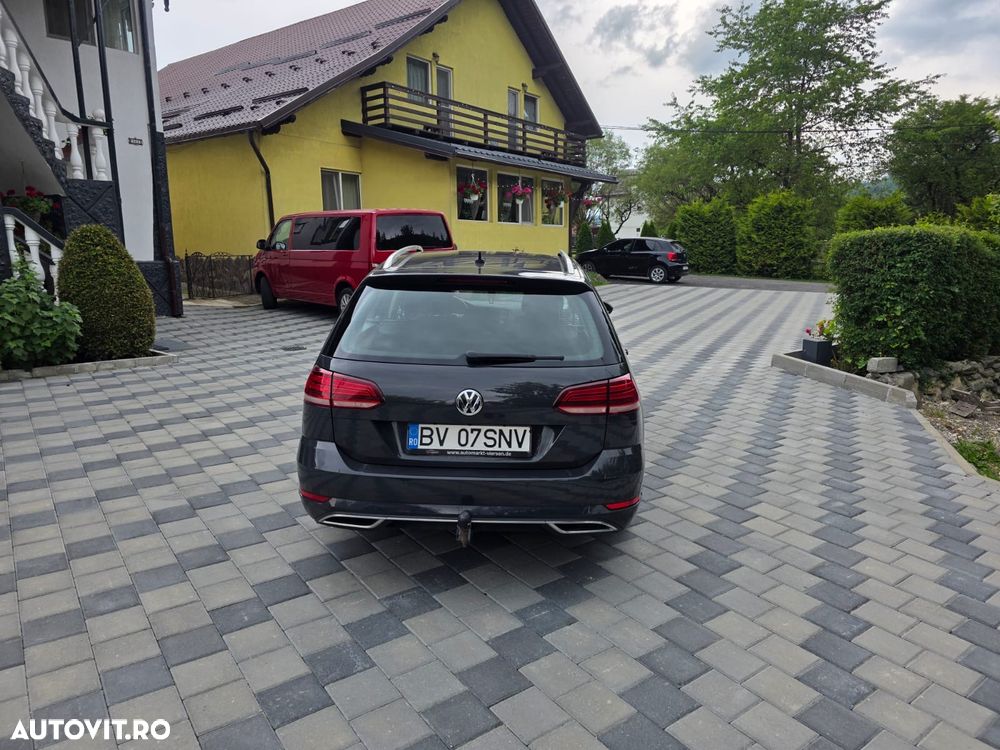 Volkswagen Golf - 10