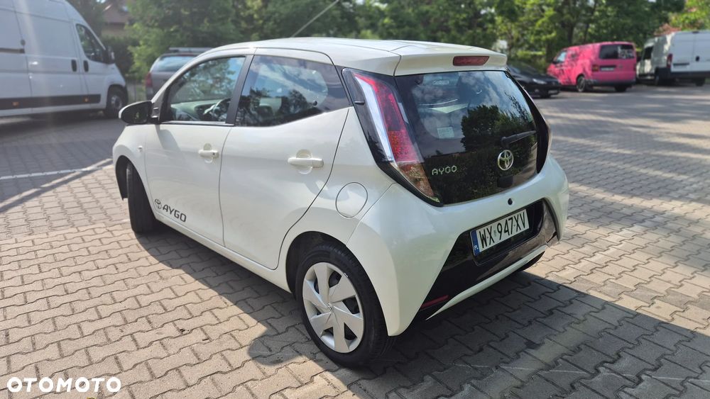 Toyota Aygo x-play - 4