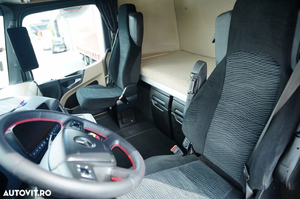 Mercedes-Benz ACTROS 2545 / SEMIREMORCĂ CU PRELATĂ (CURTAINSIDER) - 7,4 M / CAMION RIGID / MEGA / PRELATĂ RANFORSATĂ / - 25