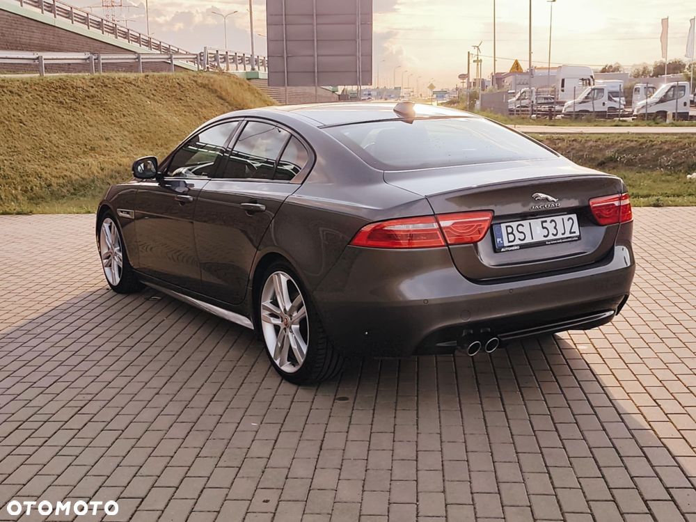 Jaguar XE 20d R-Sport - 4