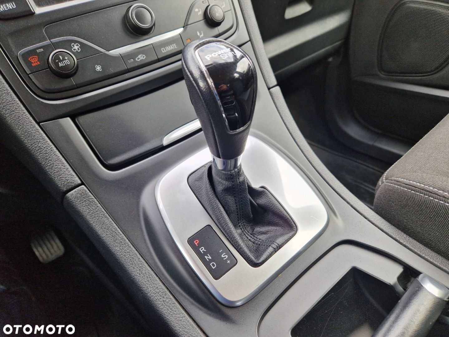 Ford S-Max - 12