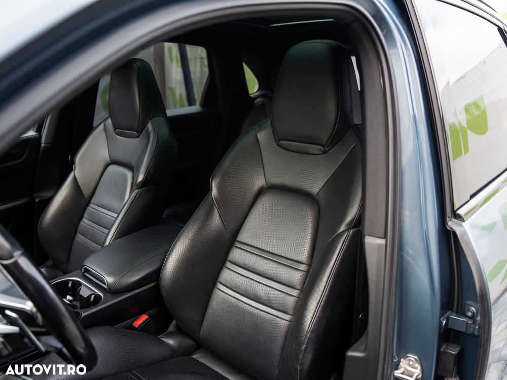 Porsche Cayenne - 40