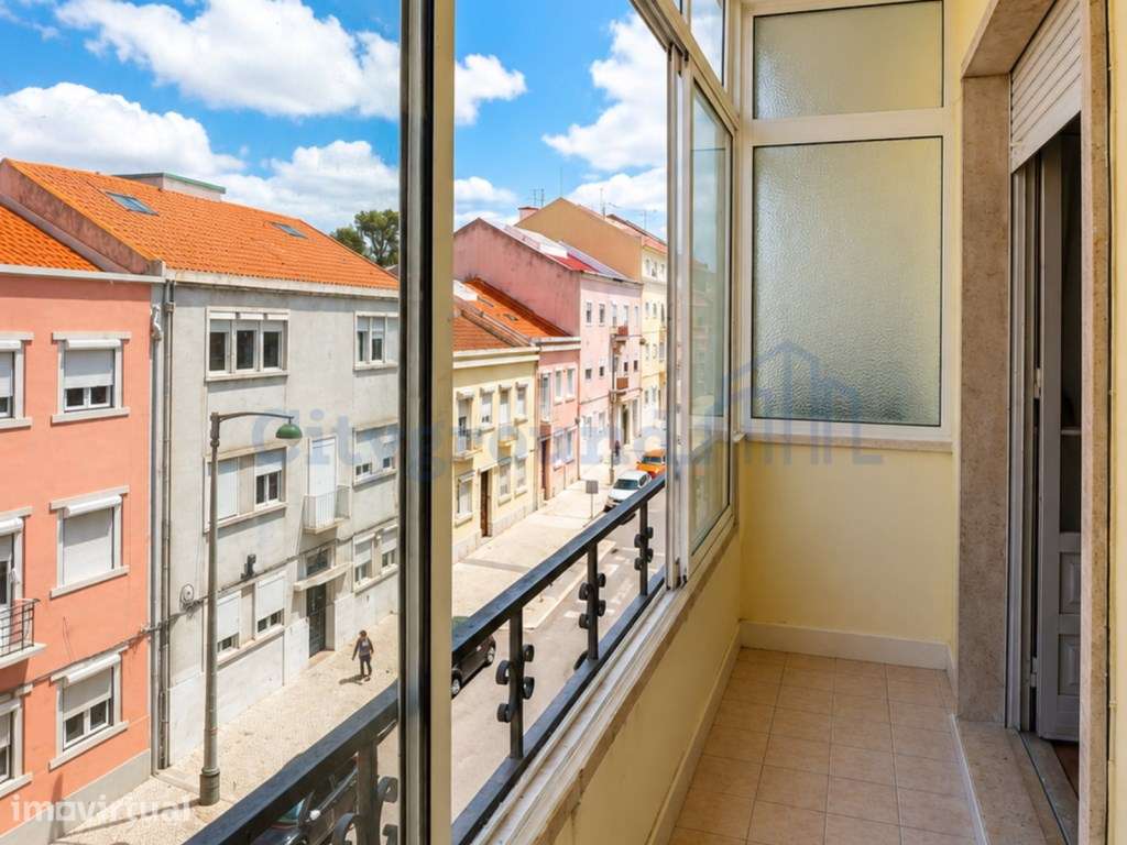 Excelente apartamento T2 remodelado junto ao Alto de Santo Amaro - Grande imagem: 4/21