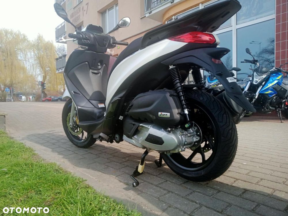 Piaggio Medley - 5