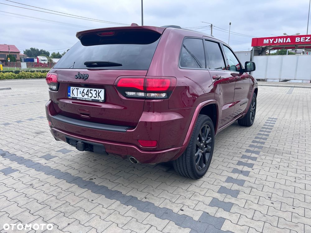 Jeep Grand Cherokee - 11