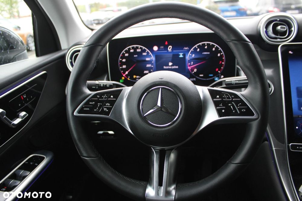 Mercedes-Benz GLC - 32