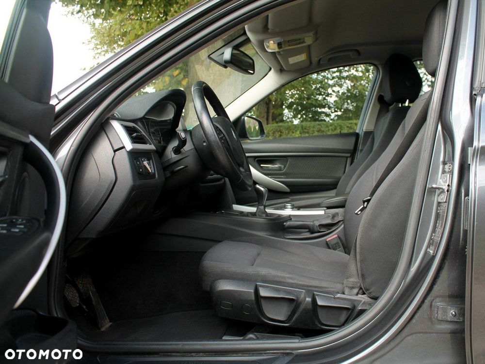 BMW Seria 3 - 16