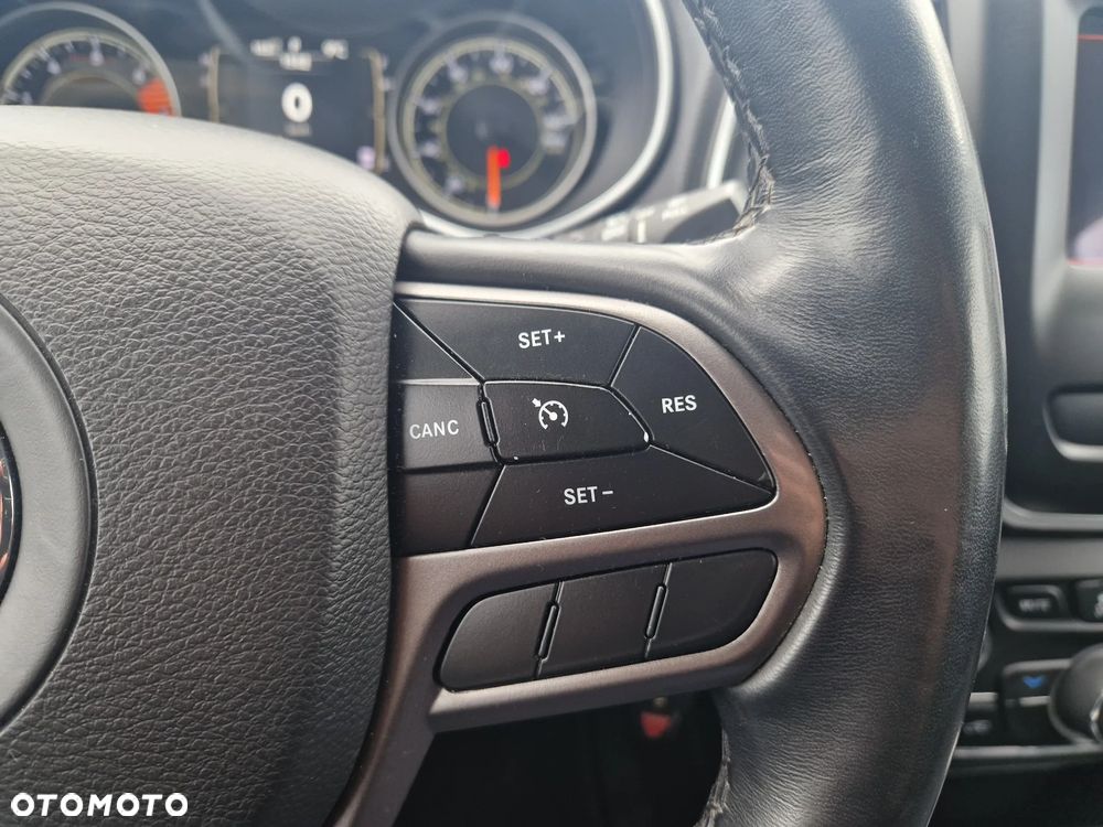 Jeep Cherokee - 17