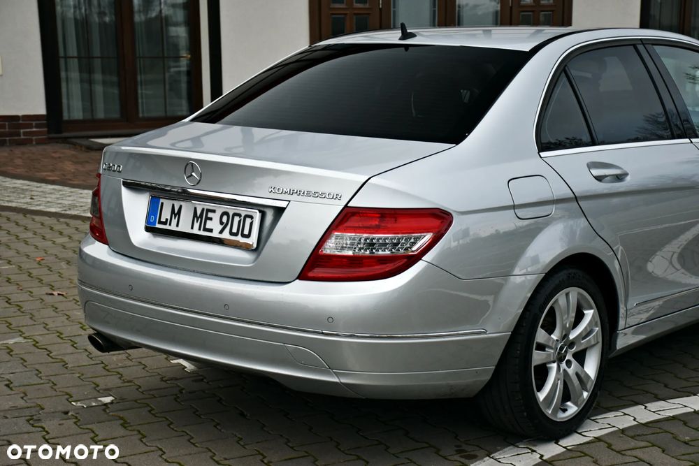 Mercedes-Benz Klasa C 200 7G-TRONIC Avantgarde Edition - 26