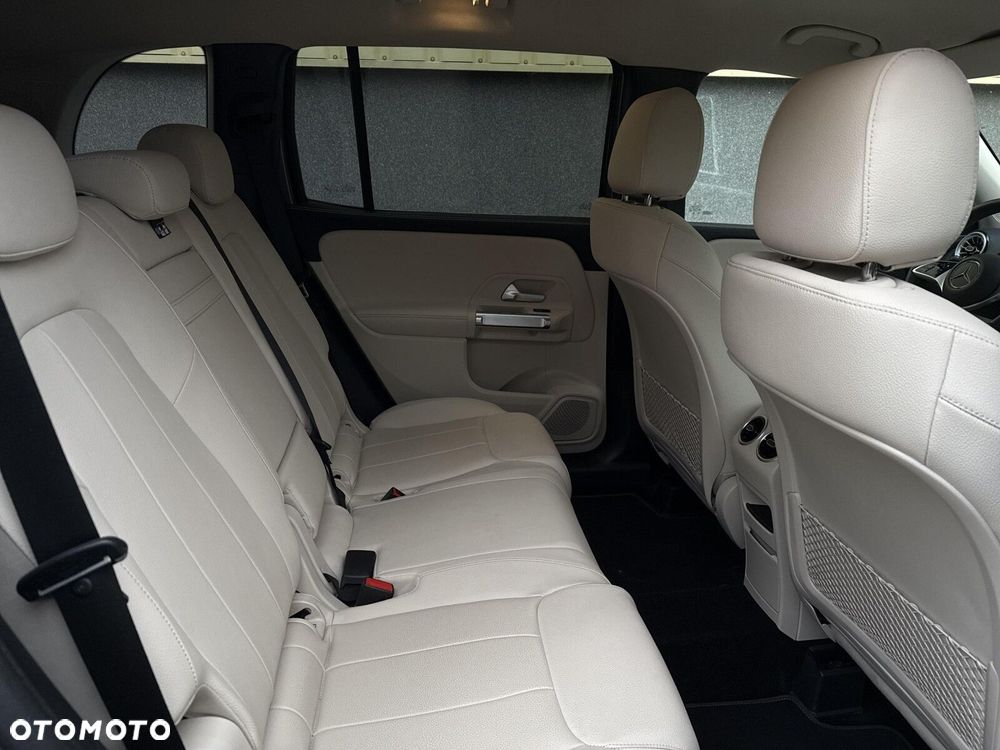 Mercedes-Benz GLB 250 4-Matic AMG Line 8G-DCT - 20